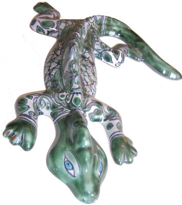 Green/White Garden Ceramic Lizard Close-Up