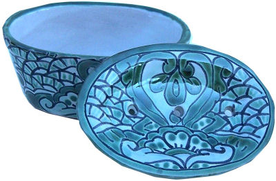 Green/White Talavera Ceramic Soap Dish Close-Up