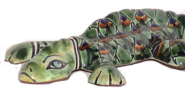TalaMex Tiny Green Peacock Garden Ceramic Lizard Close-Up