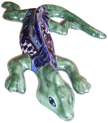 TalaMex Traditional Blue Garden Ceramic Lizard Close-Up
